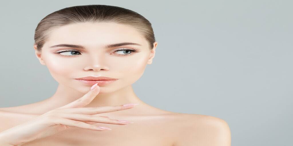 young-woman-facelift